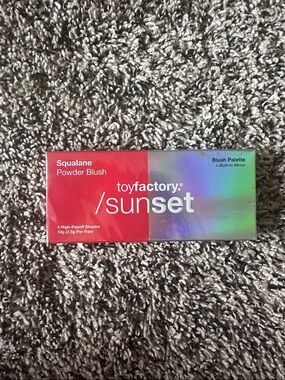 Toy factory Sunset Squalane Blush Palette